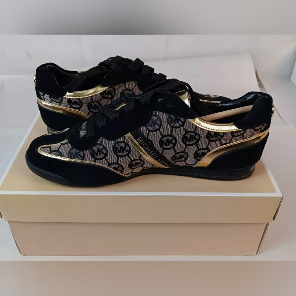 NEW Michael Kors Black And Gold Logo Monogram Jacquared Sneakers Women's 9 M - Picture 2 of 7